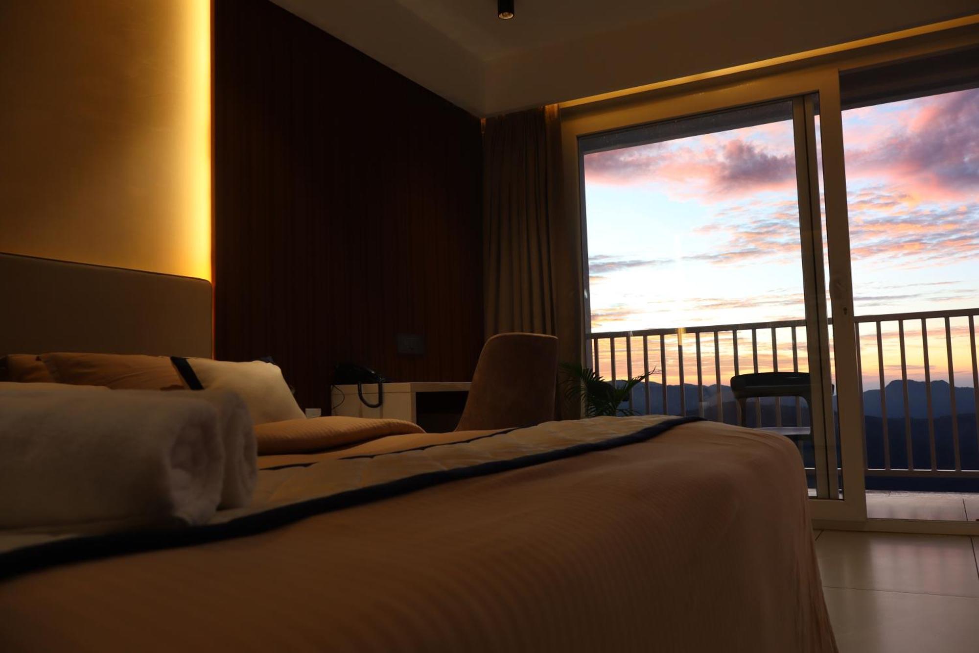 Hotel The Clouds End à Devikolam Extérieur photo